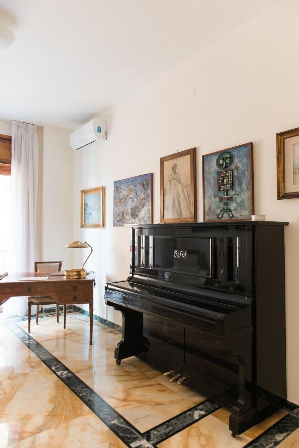 Starhost - Golden Apartments Salerno Exterior photo