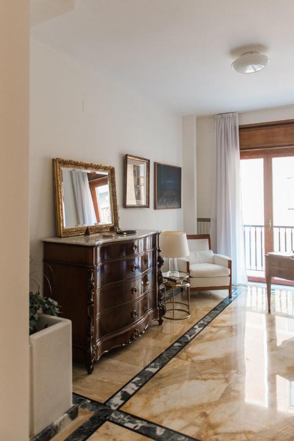 Starhost - Golden Apartments Salerno Exterior photo