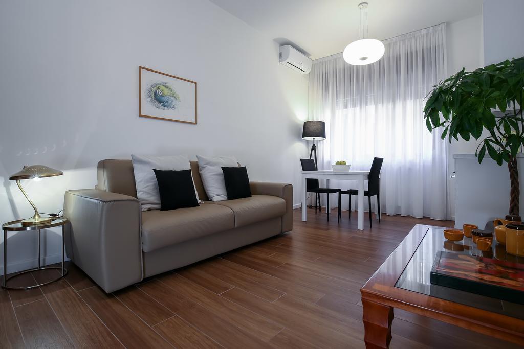 Starhost - Golden Apartments Salerno Exterior photo